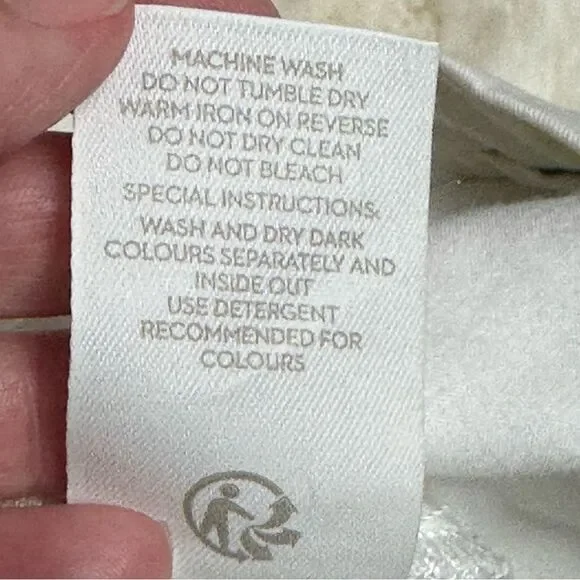 Boden Chino white Shorts - Size 6 - Inseam 5.5” - EUC - Picture 5 of 5